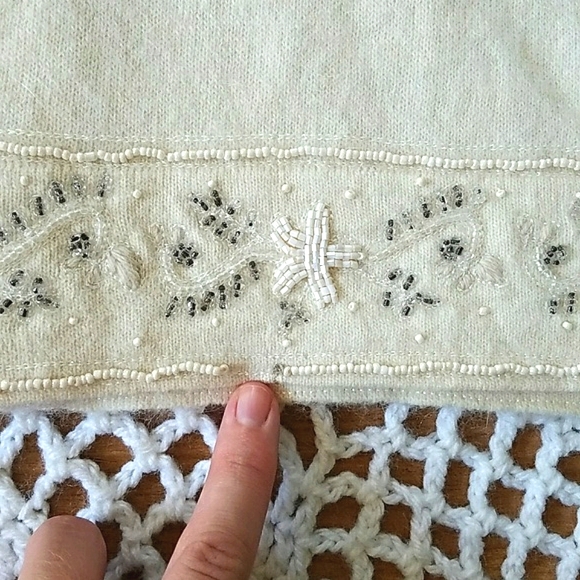 Vintage Lambs Wool Blend Beaded Embroidered Cutest Cardi Ever - Picture 14 of 16